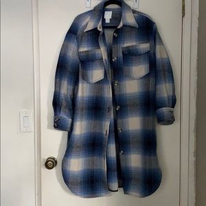 H&M blue plaid shacket. (Shirt/Jacket)